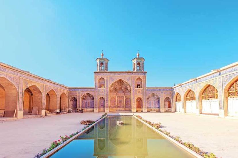 Nasir-al-Mulk-Mosque-in-Shiraz-(2).jpg