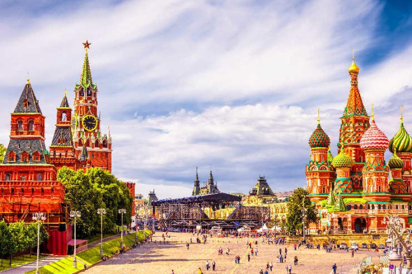 Collette - Red Square in Moscow_AdobeStock_168598282.jpg
