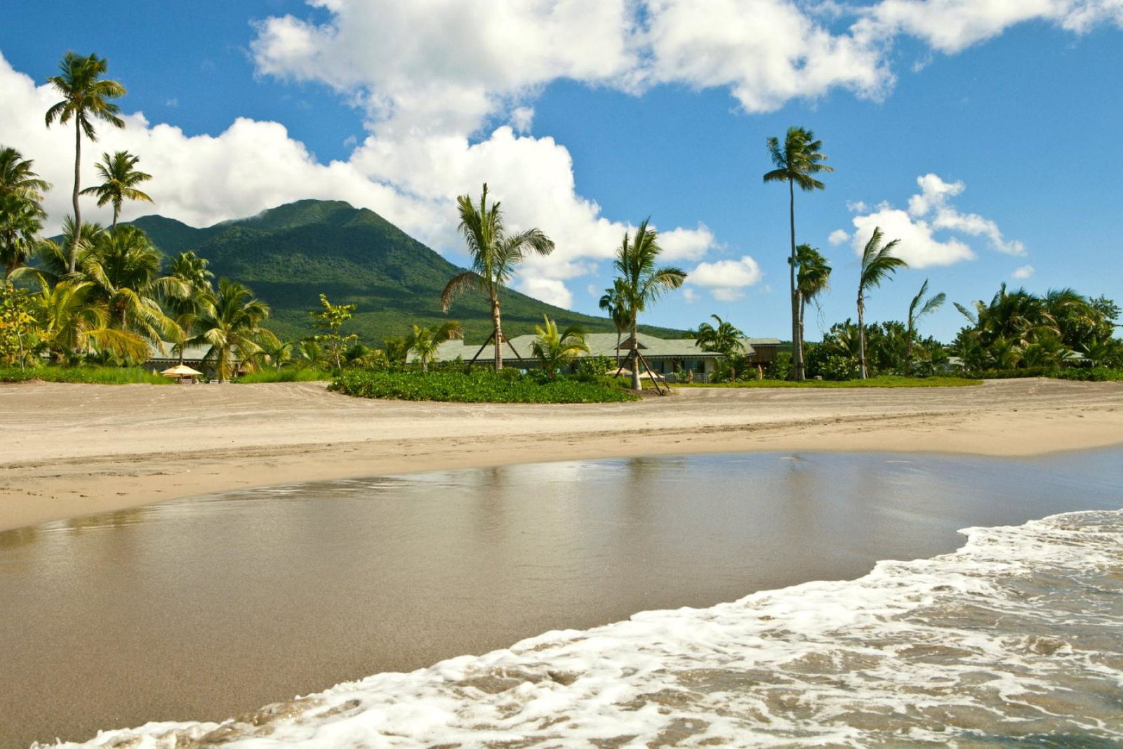 Pinney's Beach in Nevis