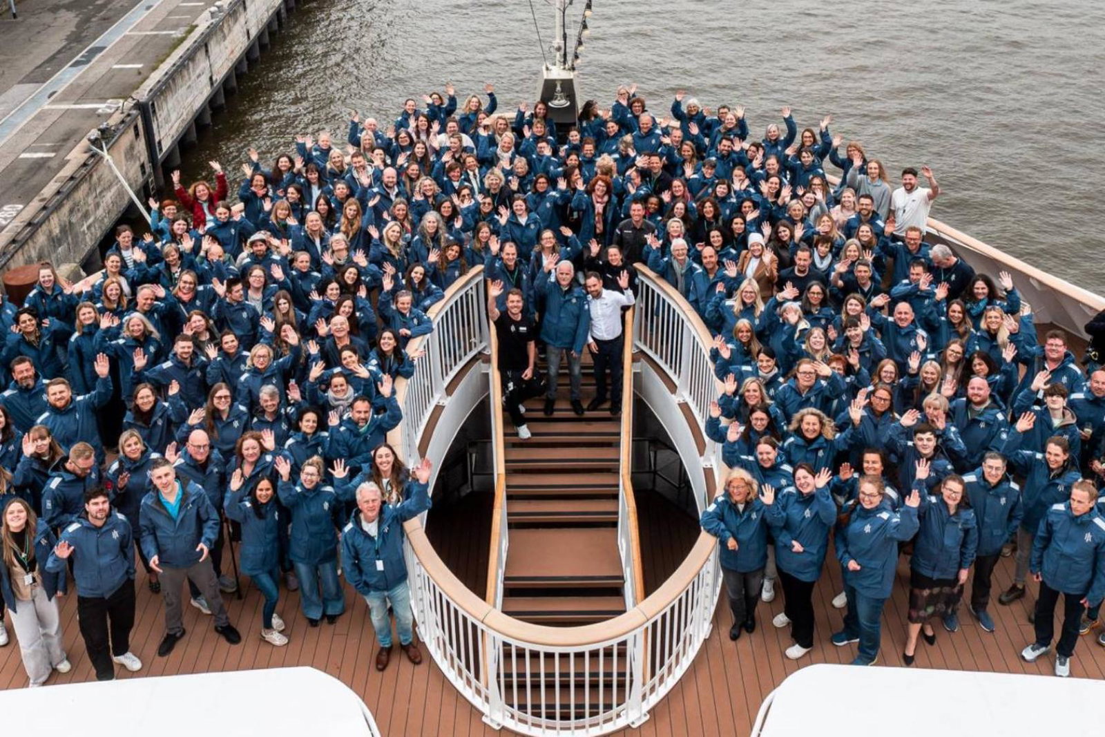 HX Expeditions mega-fam in Heligoland