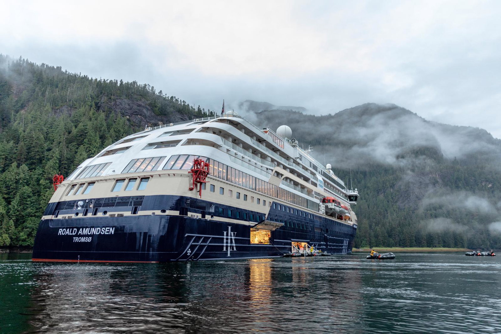 MS Roald Amundsen, HX Expeditions 