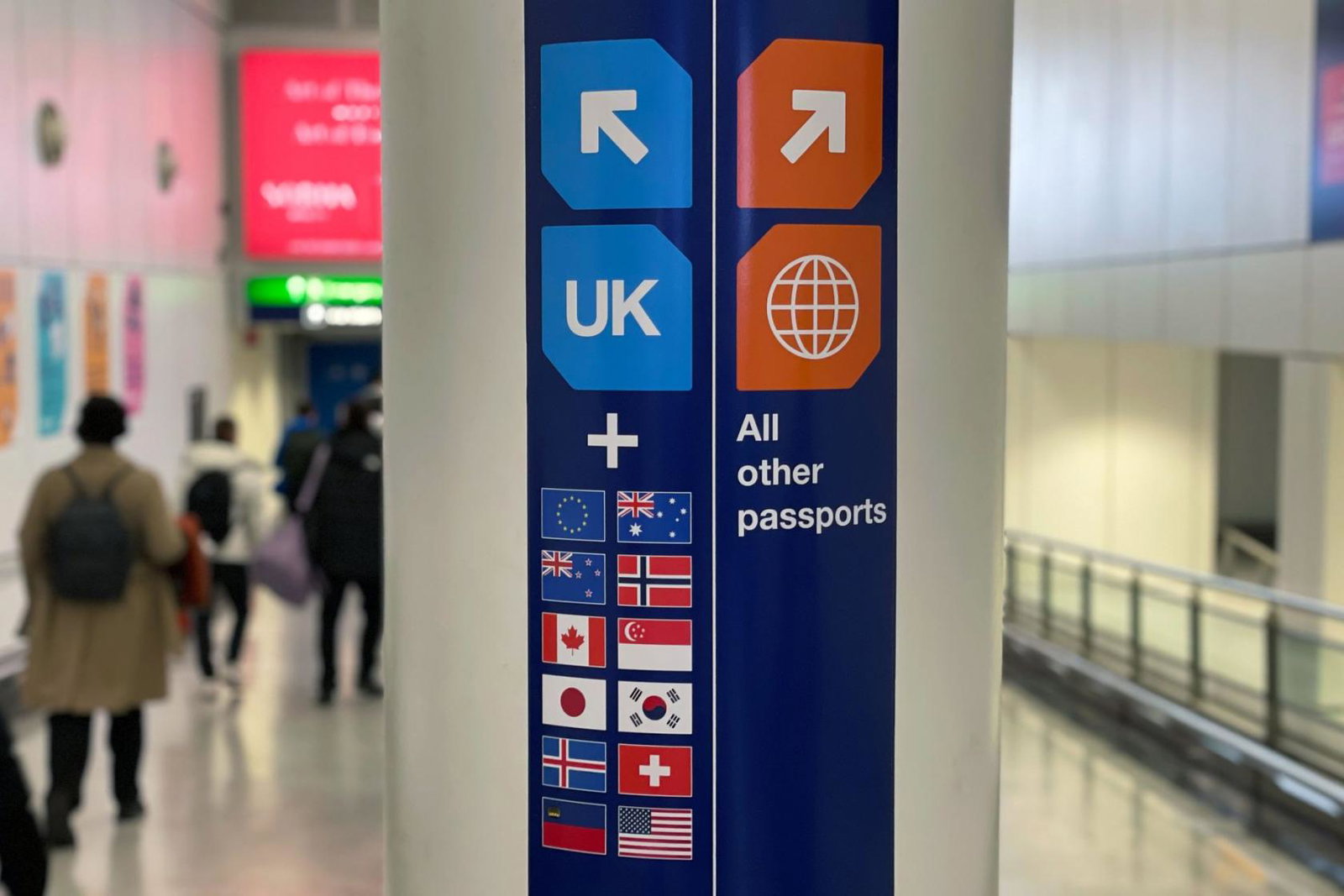 Passengers file to clear UK passport control