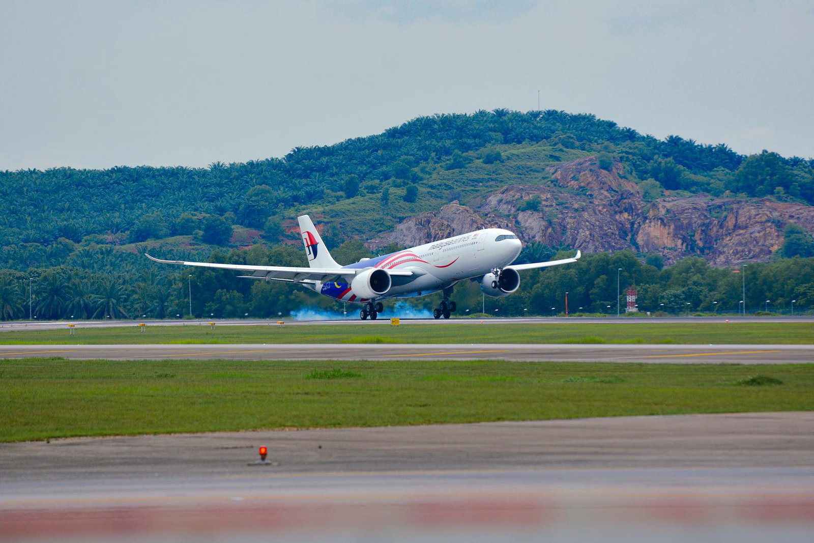Malaysia Airlines A330neo landing
