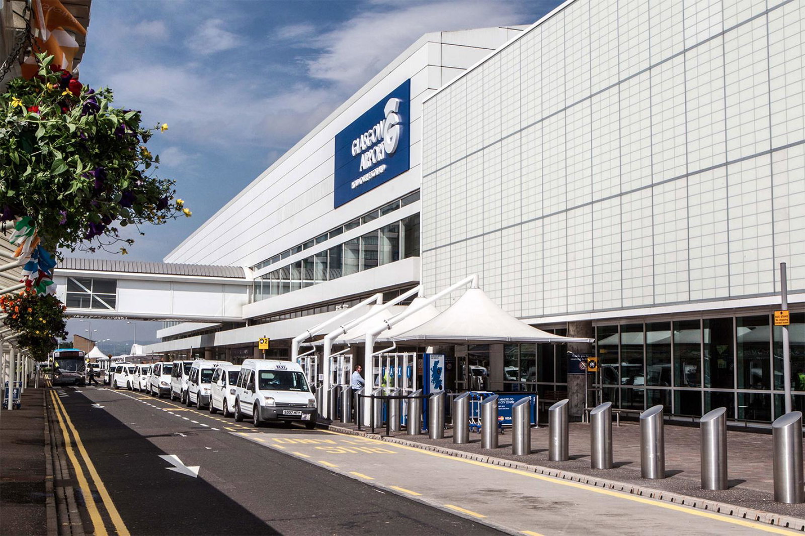 Dee said the government also needed to provide a 'pathway' out of the restrictions limiting travel