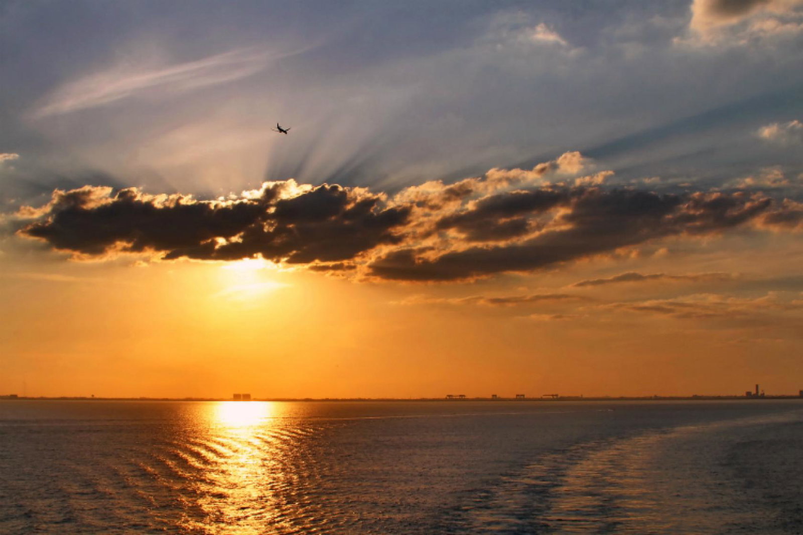 Cruise Air ThinkstockPhotos-497491598.jpg
