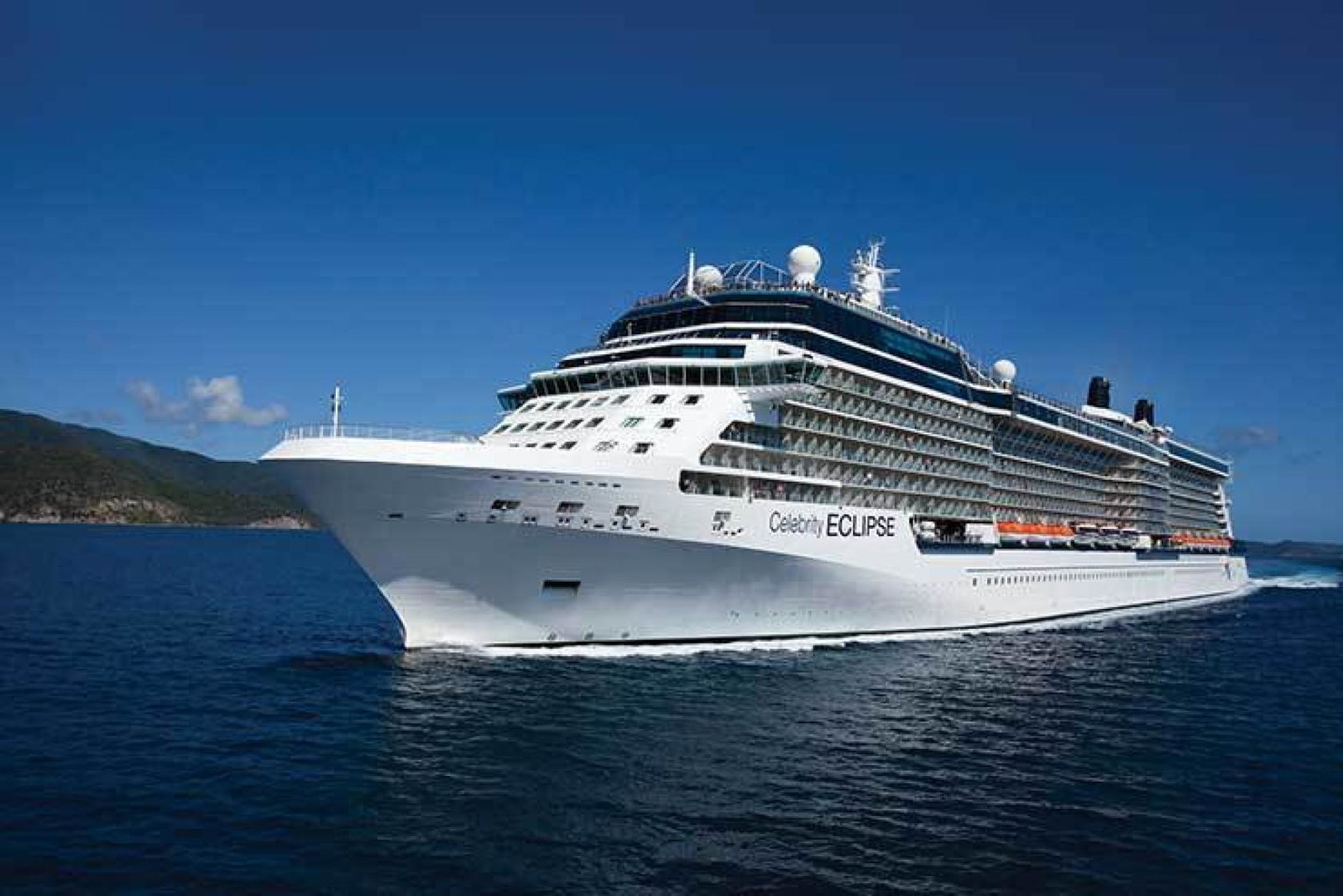 Canada's government has extended its restriction on cruise ships carrying more than 100 guests