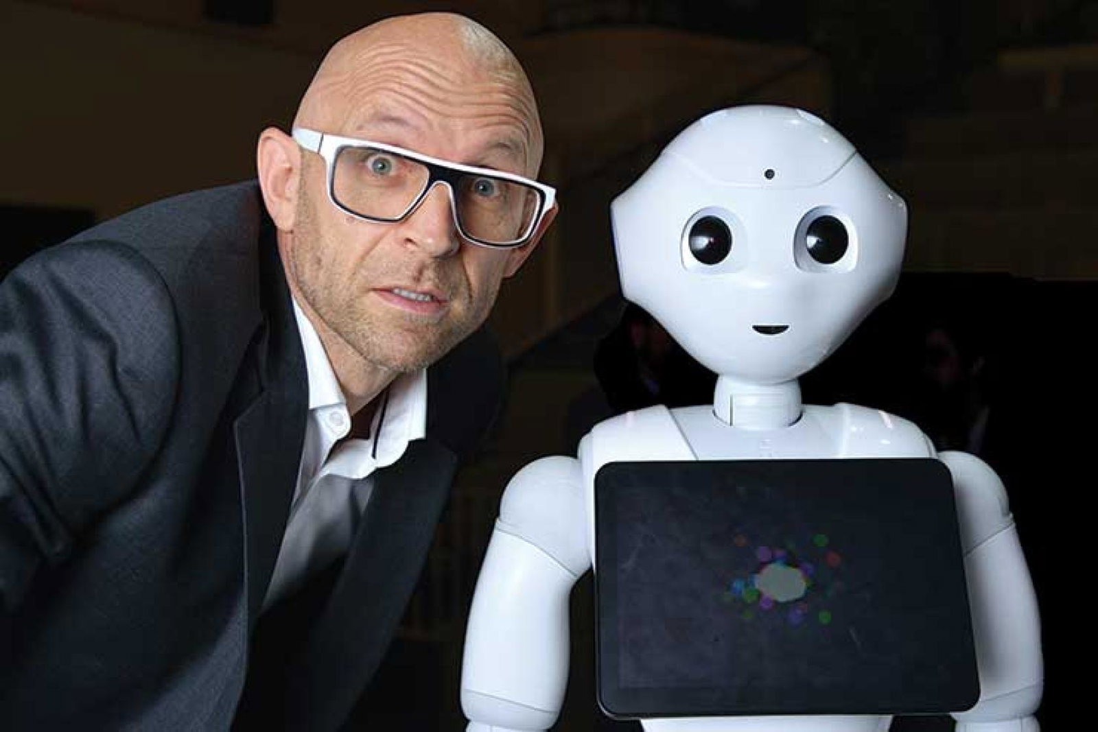 Jason Bradbury and robot Pepper