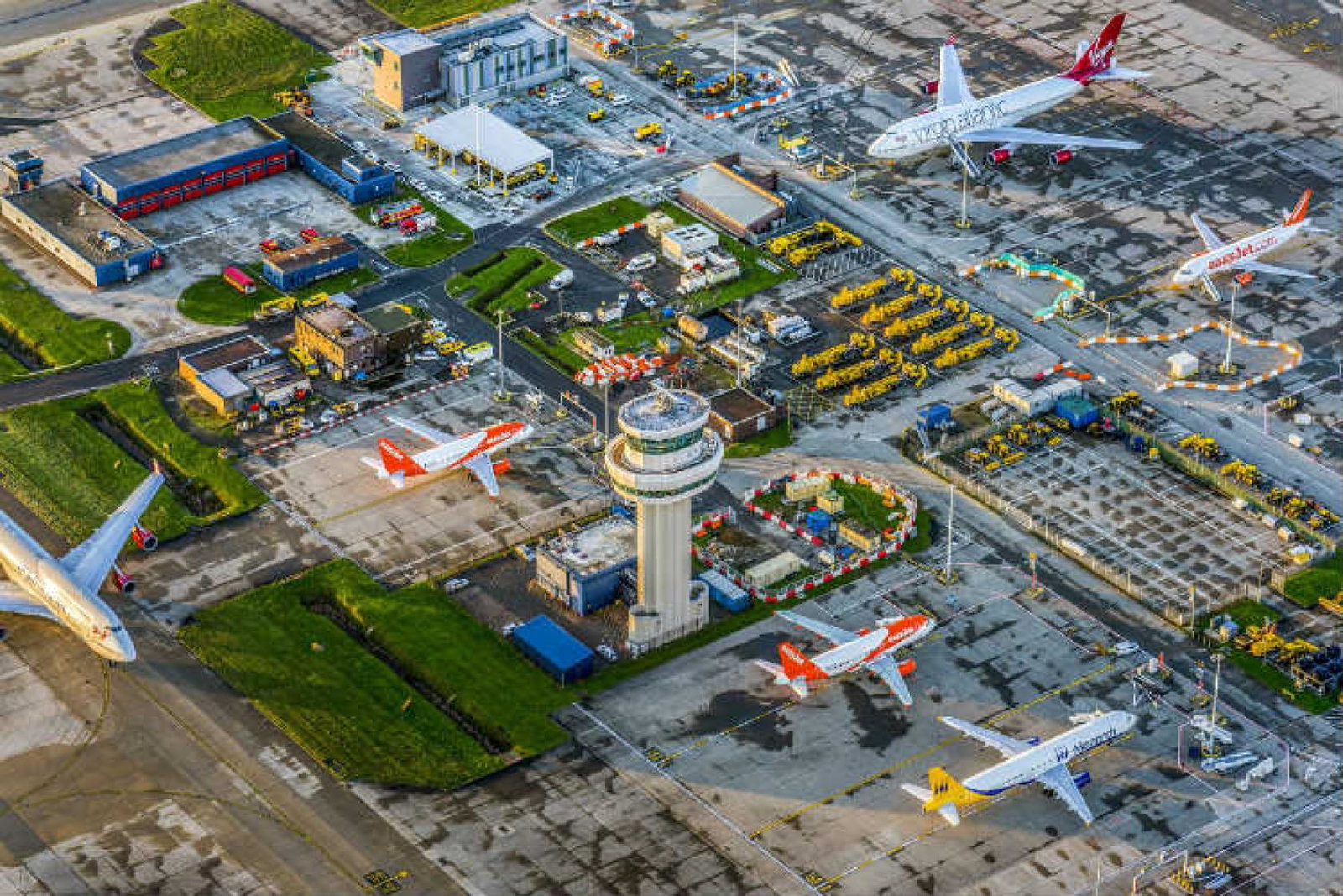The airport warned of possible cancellations on Wednesday (17 August)