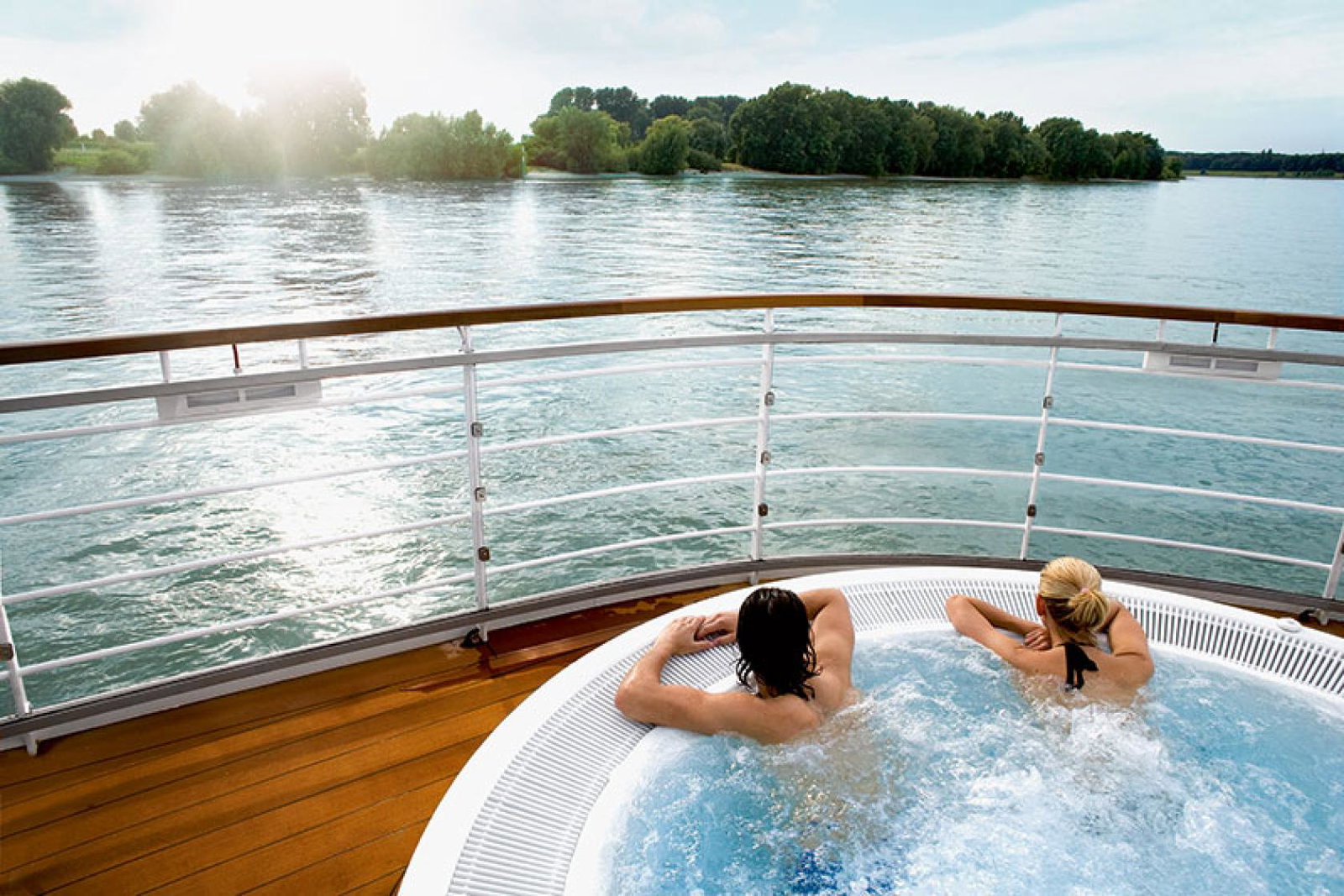 A-Rosa-hot-tub.jpg