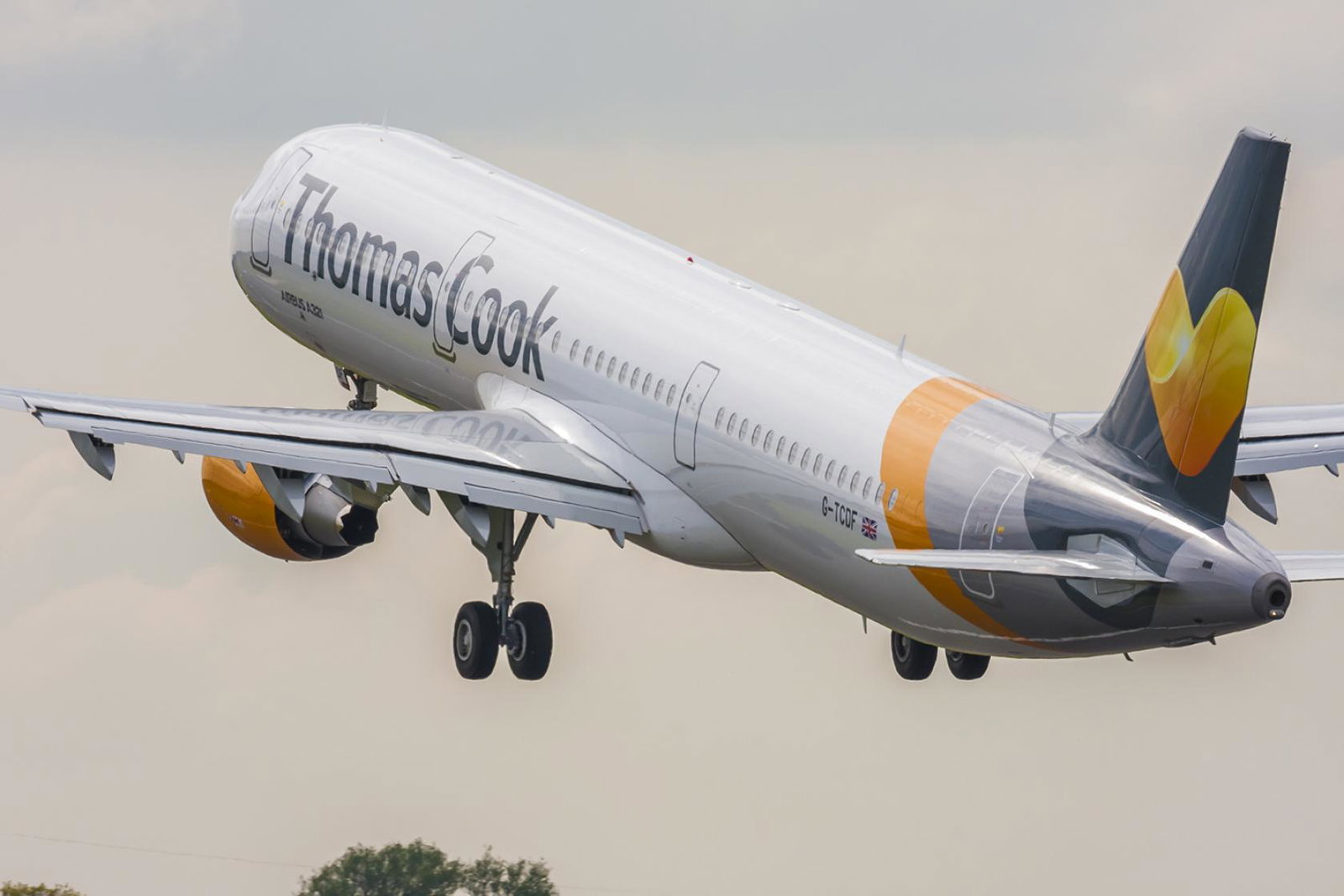 Airbus A321 Thomas Cook.jpg