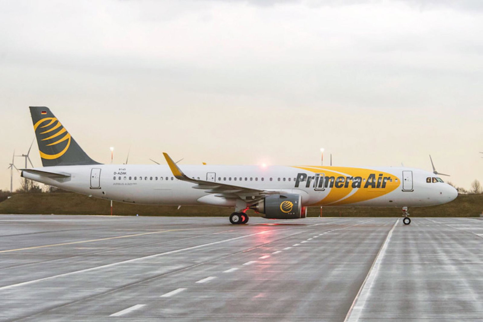 Primera Airbus A321neo.jpg
