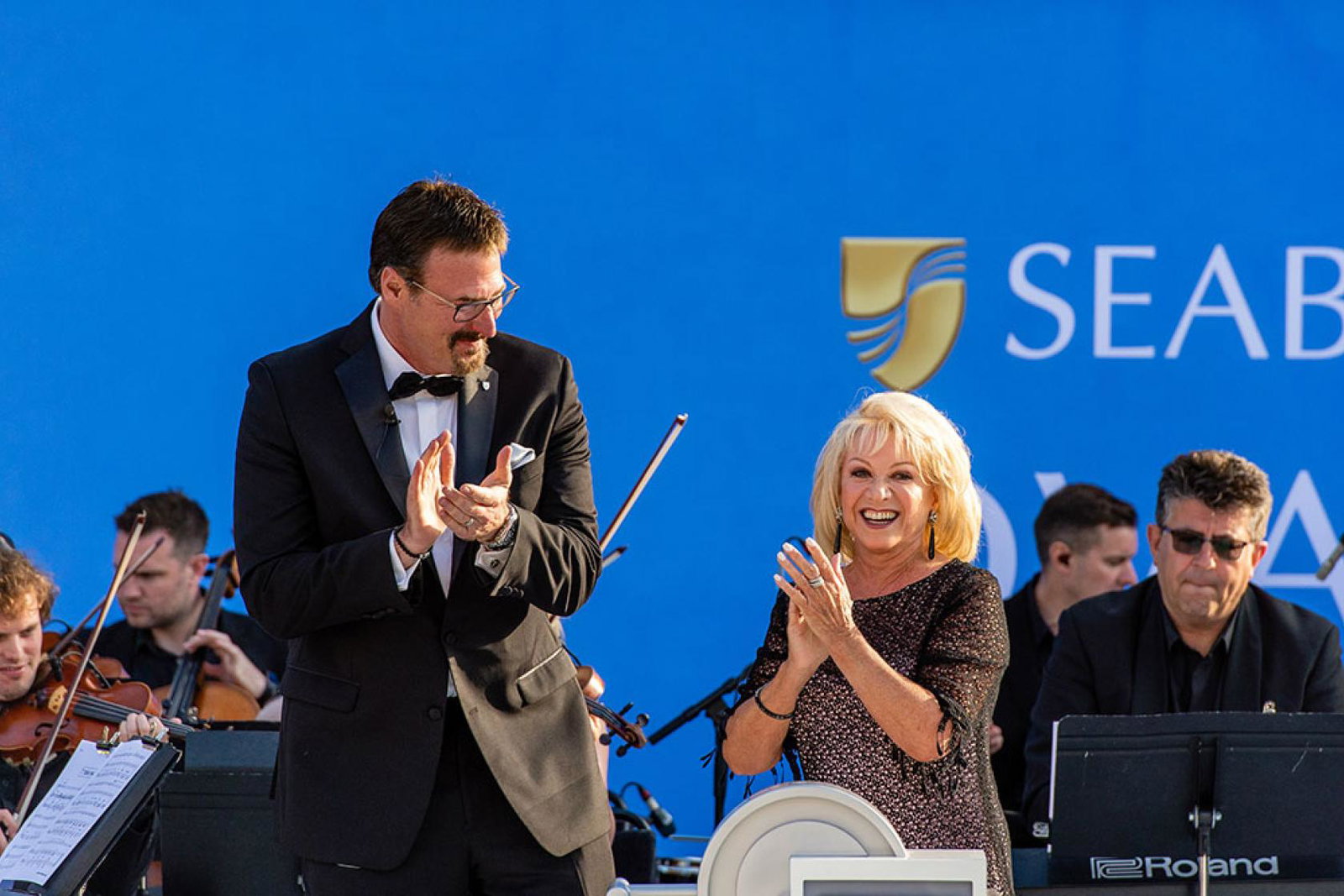 Elaine-Paige-Christens-Seabourn-Ovation.jpg