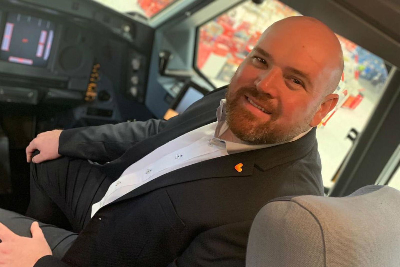 Matthew Dakin Thomas Cook Airlines.jpg