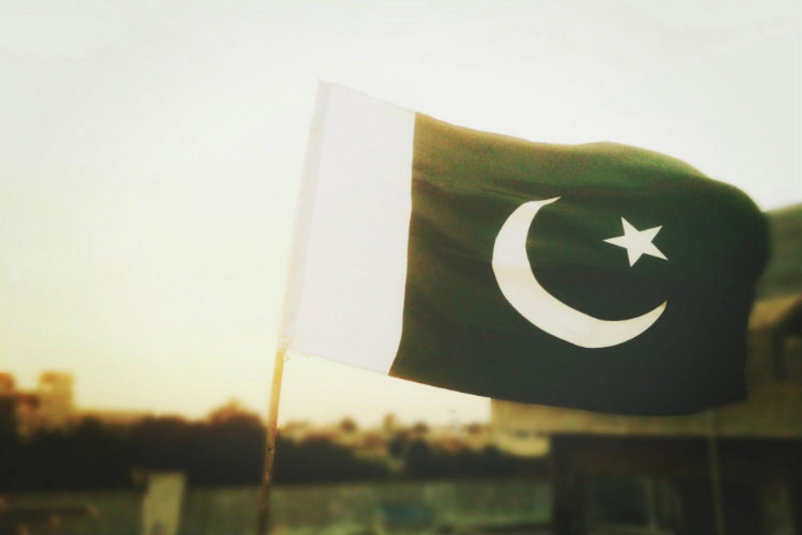 Pakistan Flag Unsplash sameer-akhtari-414427-unsplash.jpg