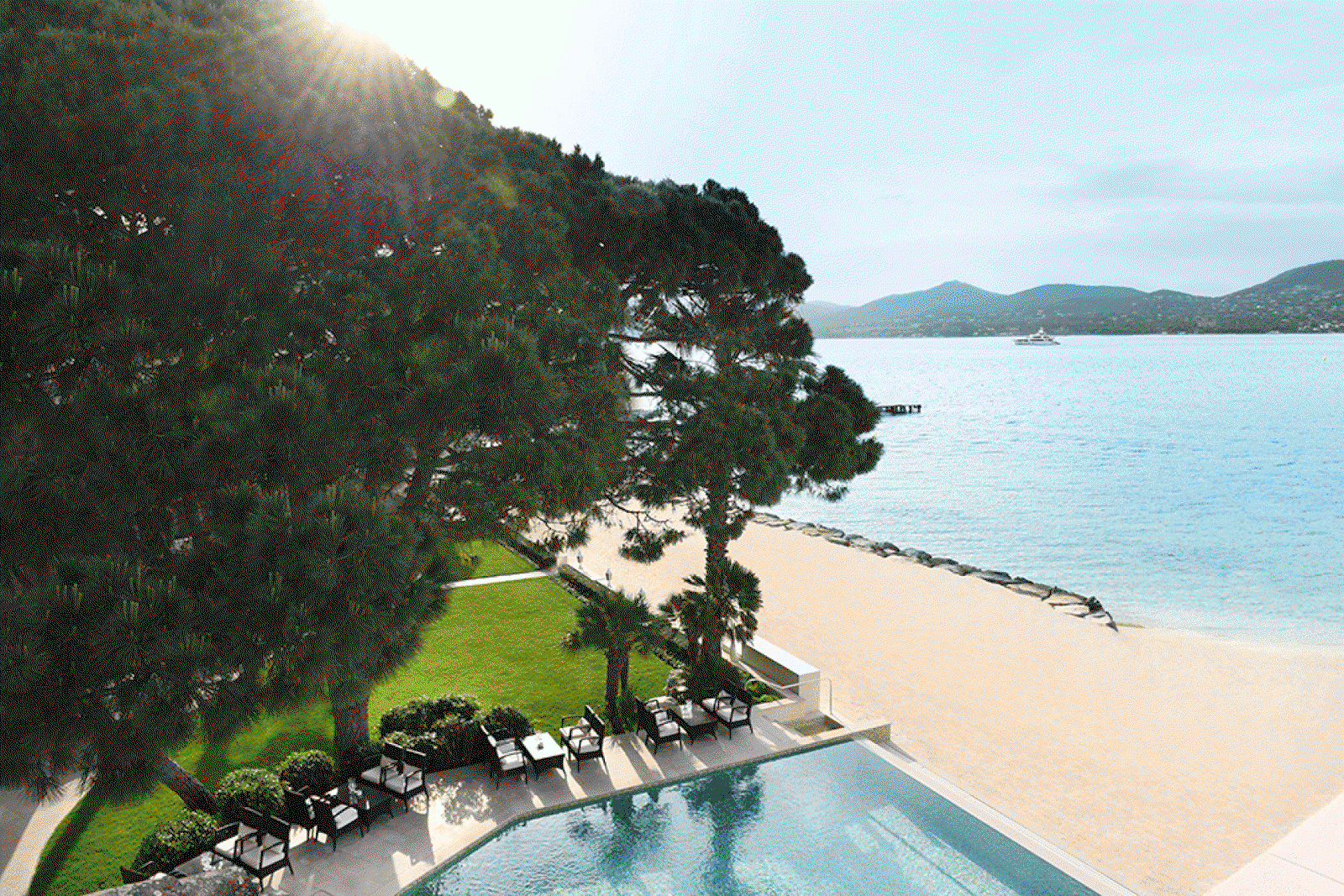 Cheval-Blanc-St-Tropez-pool-and-beach.gif