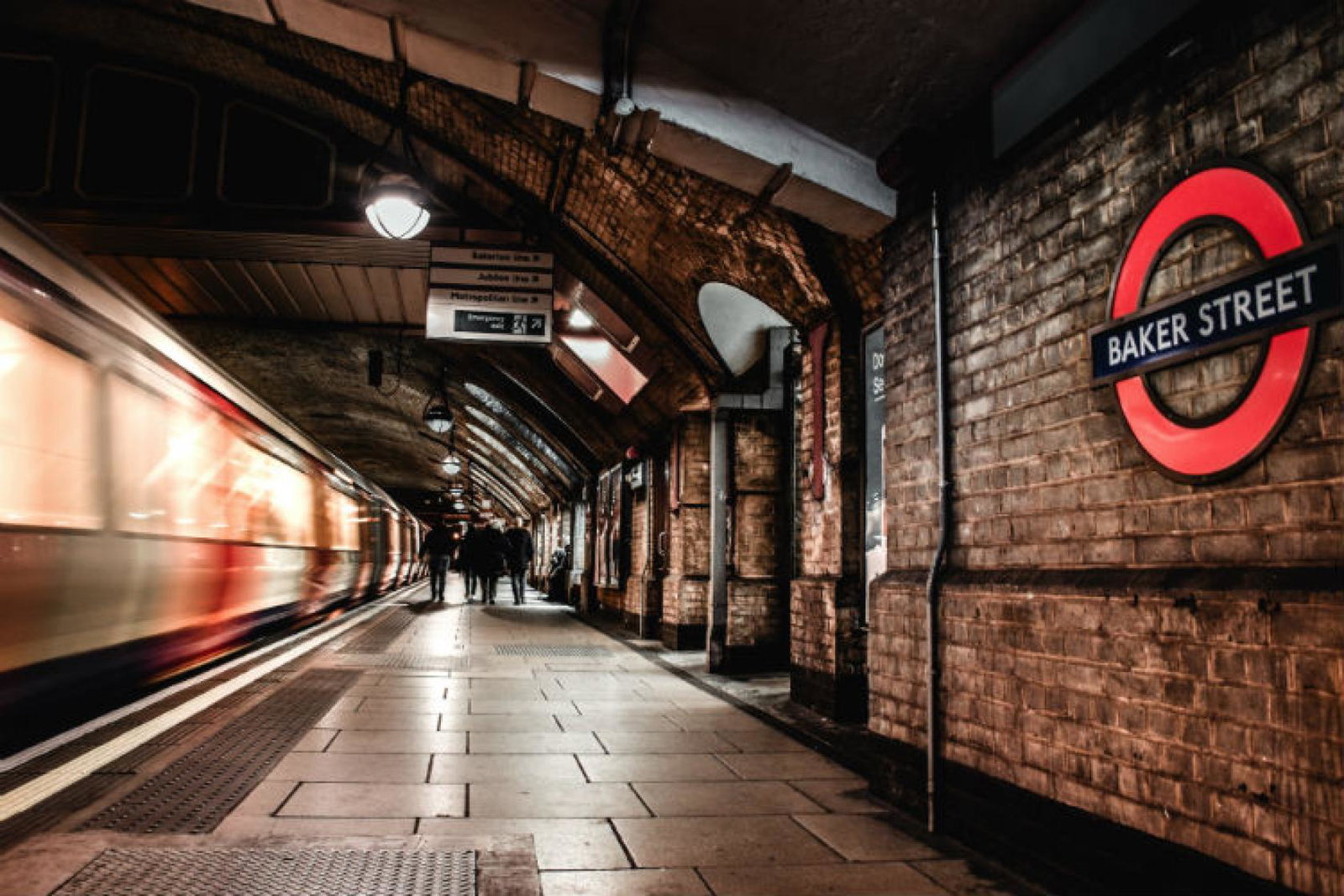 Unsplash London Underground Tube credit felix-hanspach-1267161-unsplash.jpg