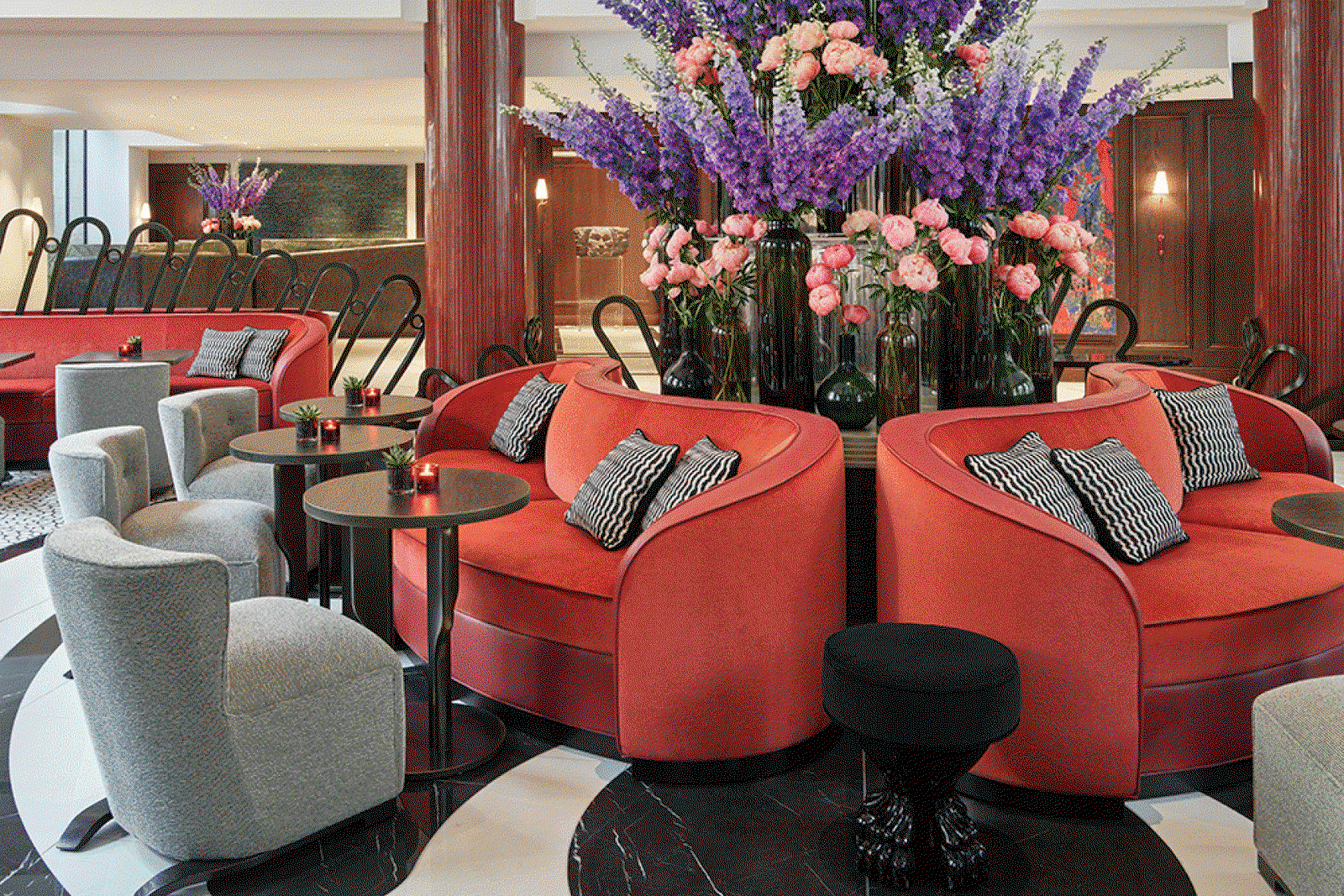 ONEALDWYCH_lobby.gif