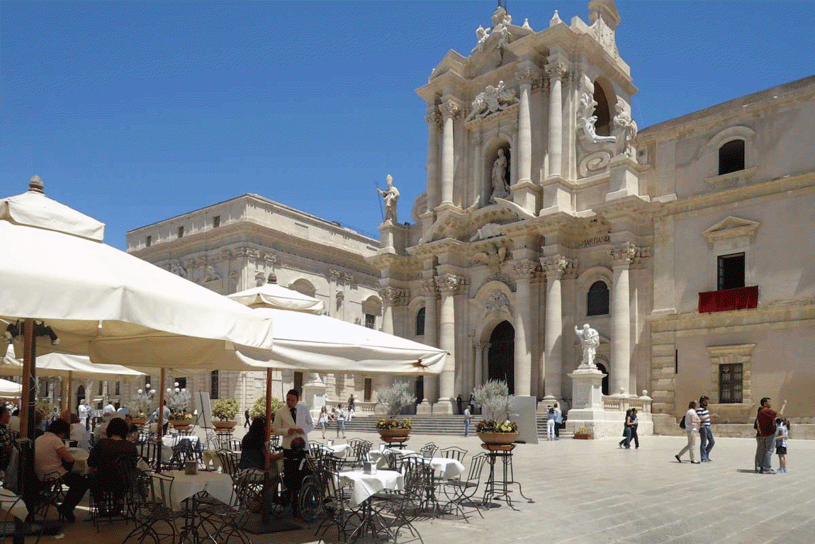 Ortigia-market-Sicily.gif