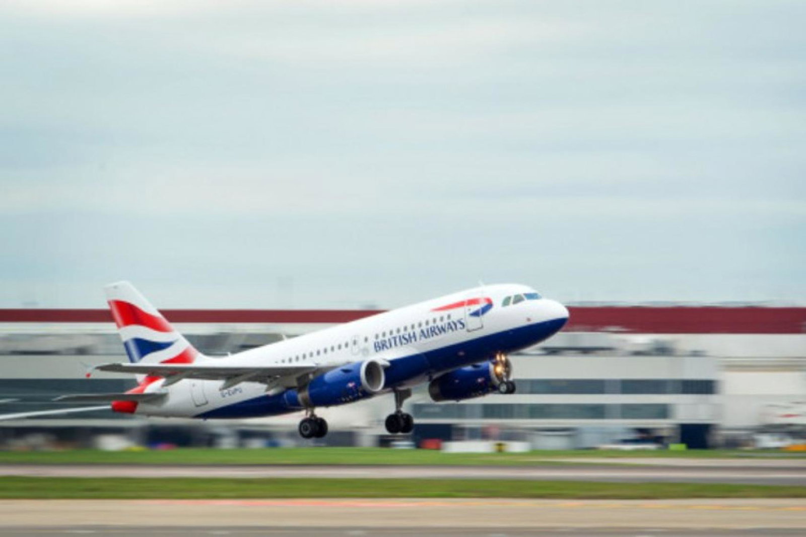 British Airways is splitting its operations role into two