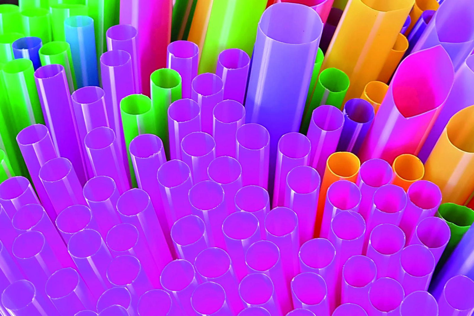 Plastic straws.jpg