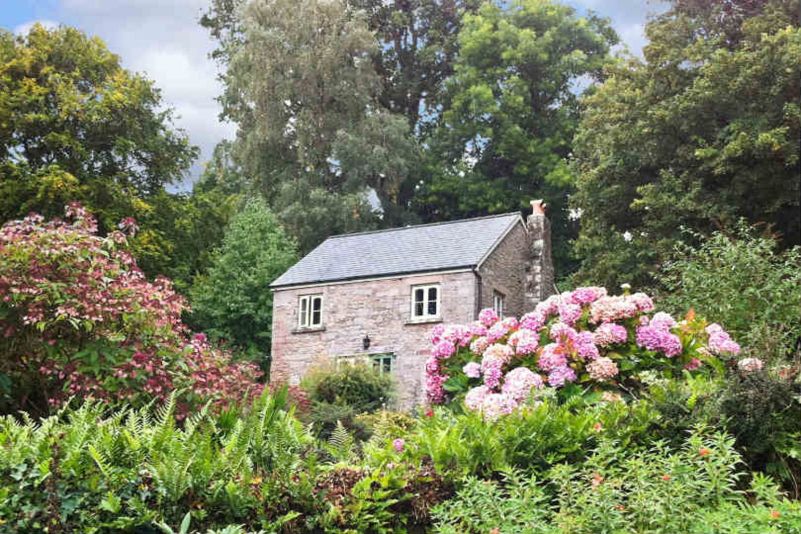 Sykes Cottages will now pay cash refunds to customers whose holidays have been cancelled