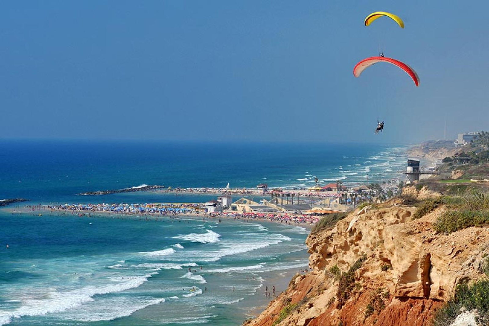 Paragliding in Netanya, Israel. (Credit: Eduard Stern)