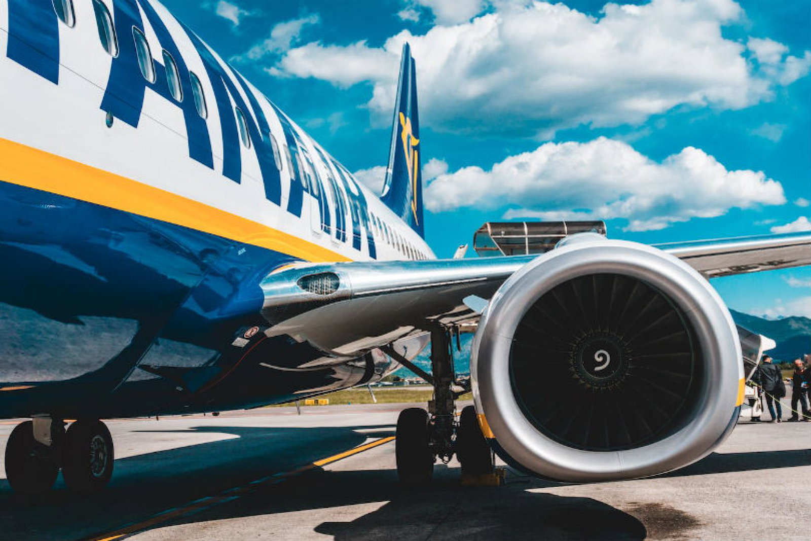 Unsplash Engine Aircraft Ryanair lucas-davies-jpHDJGqLJrY-unsplash.jpg