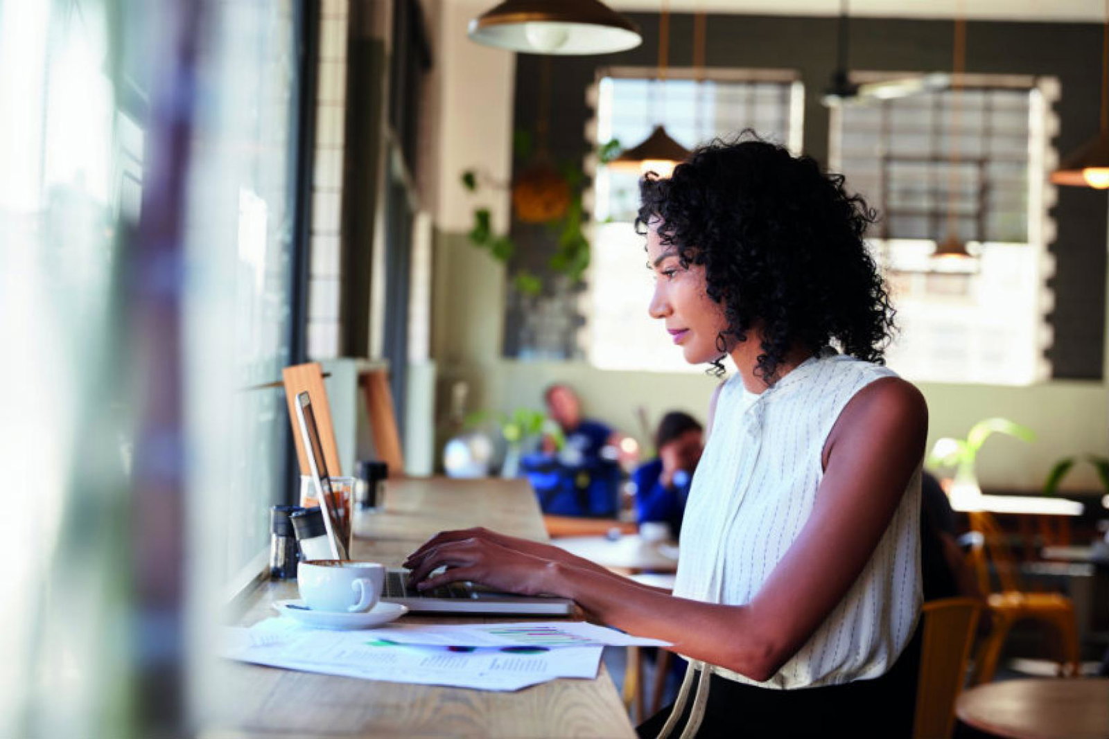 Consumers want face to face advice despite the preponderance of review sites (Pic:iStock)