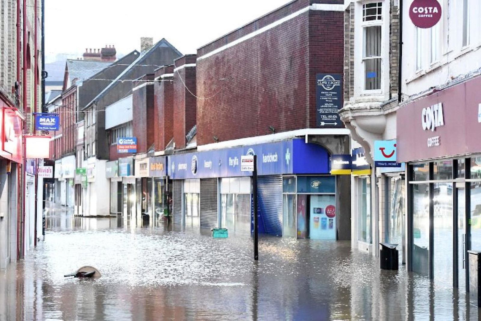 Tui's Pontypridd store was shut on Monday (17 February) due to the flooding