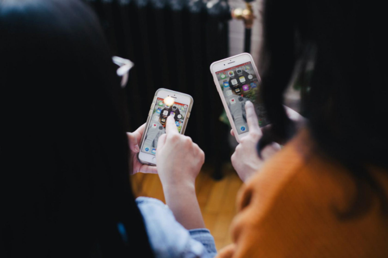 Mobile suppliers Verizon and AT&T are reportedly set to deploy new 5G services (Credit: Ventures/Unsplash)