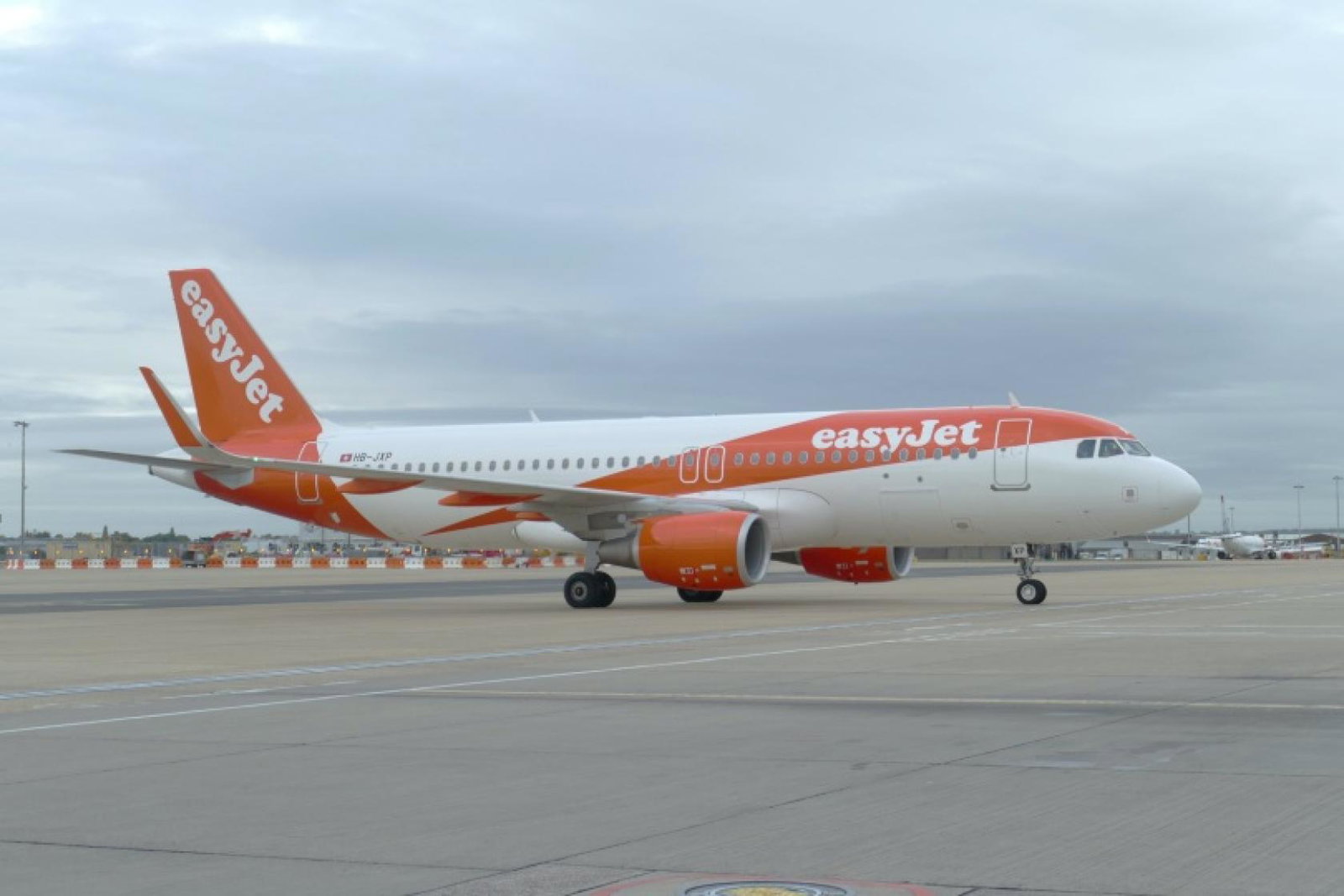 EasyJet aircraft (Credit: Frederick Tubiermont/Unsplash)