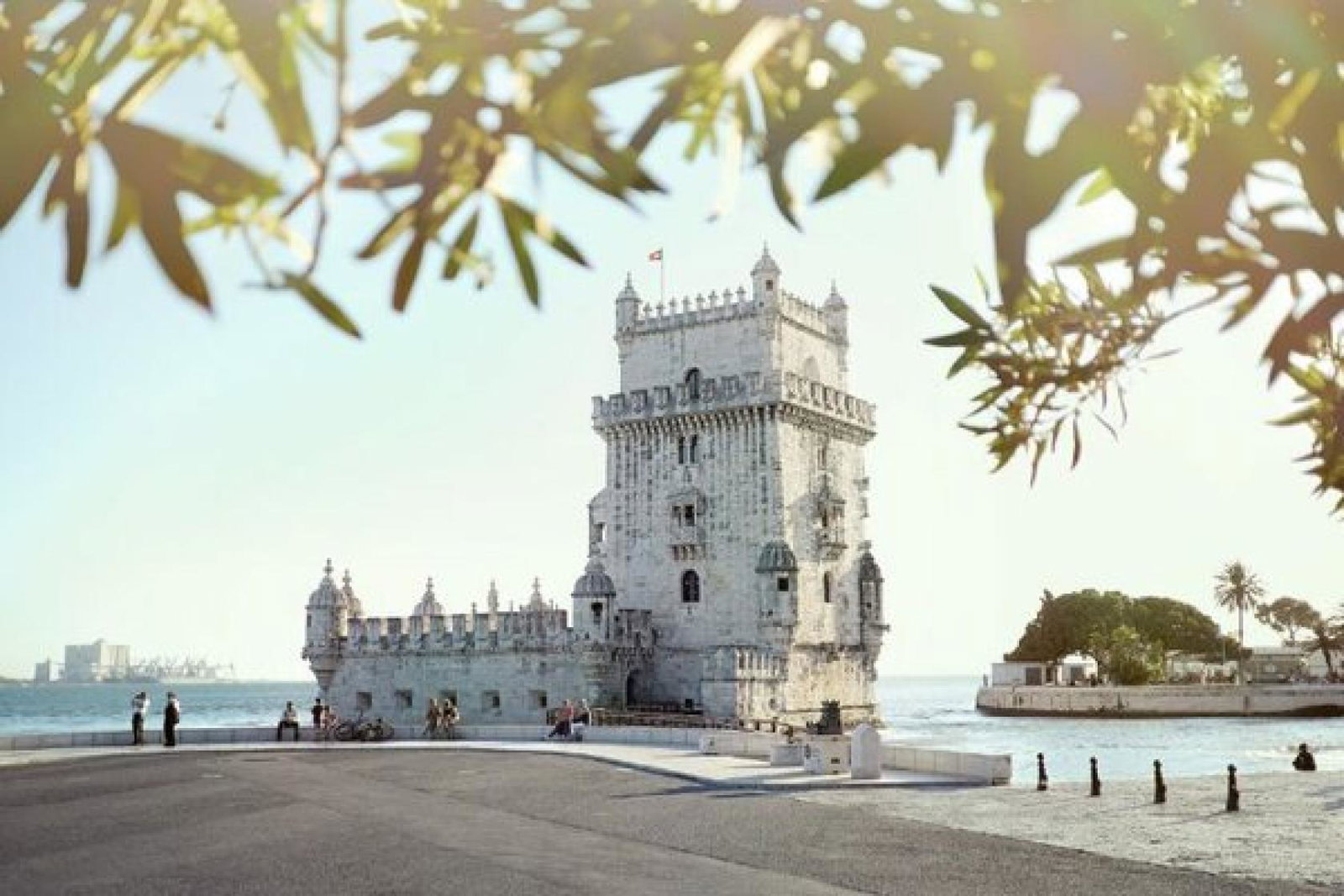 Lisbon is proving a bargain break (Credit: Alex Paganelli / Unsplash)