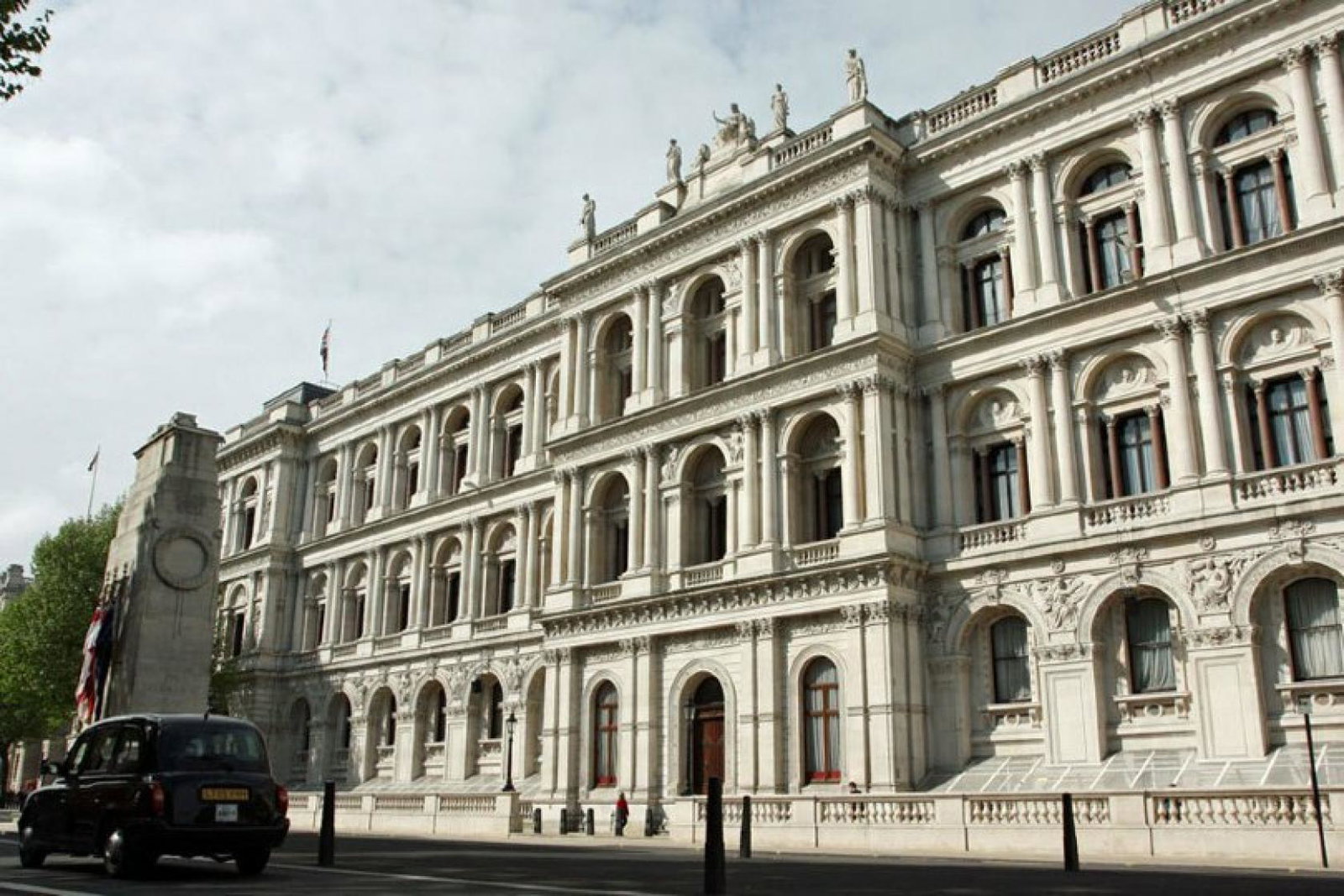 Operator warns of danger to consumer confidence should FCO's Spain strategy be repeated