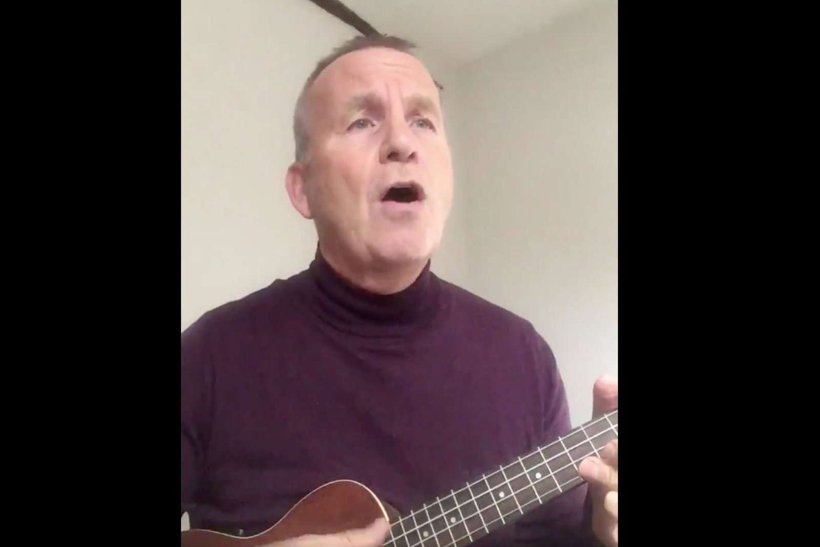 Ex-Superbreak sales chief urges prime minister "don’t pass us by" in George Formby cover
