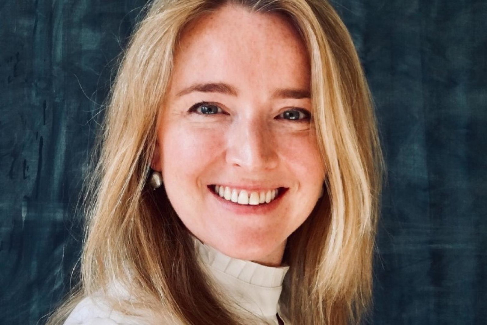 Elizabeth Hogg joins Holiday Extras as the firm's new chief operating officer