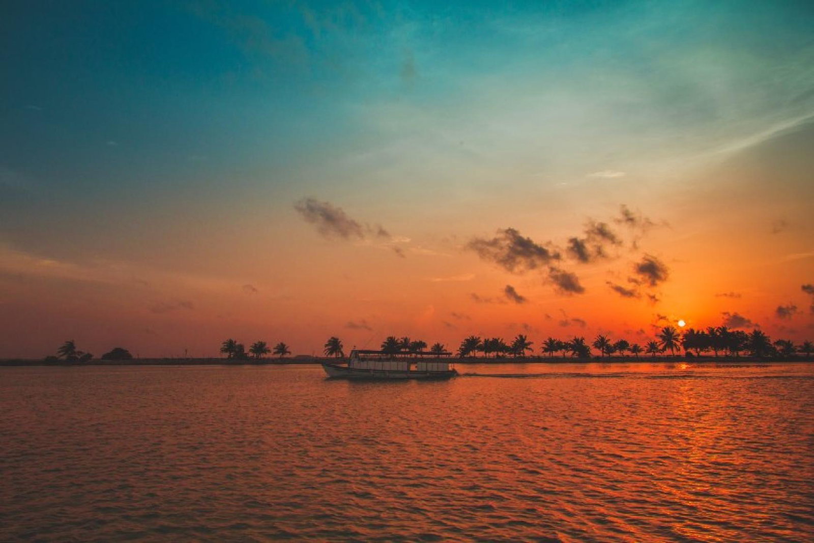 The Maldives is off the red list but the FCDO is still advising against travel to the destination based on Covid risks (Mohamed Lammah / Unsplash) mohamed-lammah-dMT__V1a7aU-unsplash.jpg