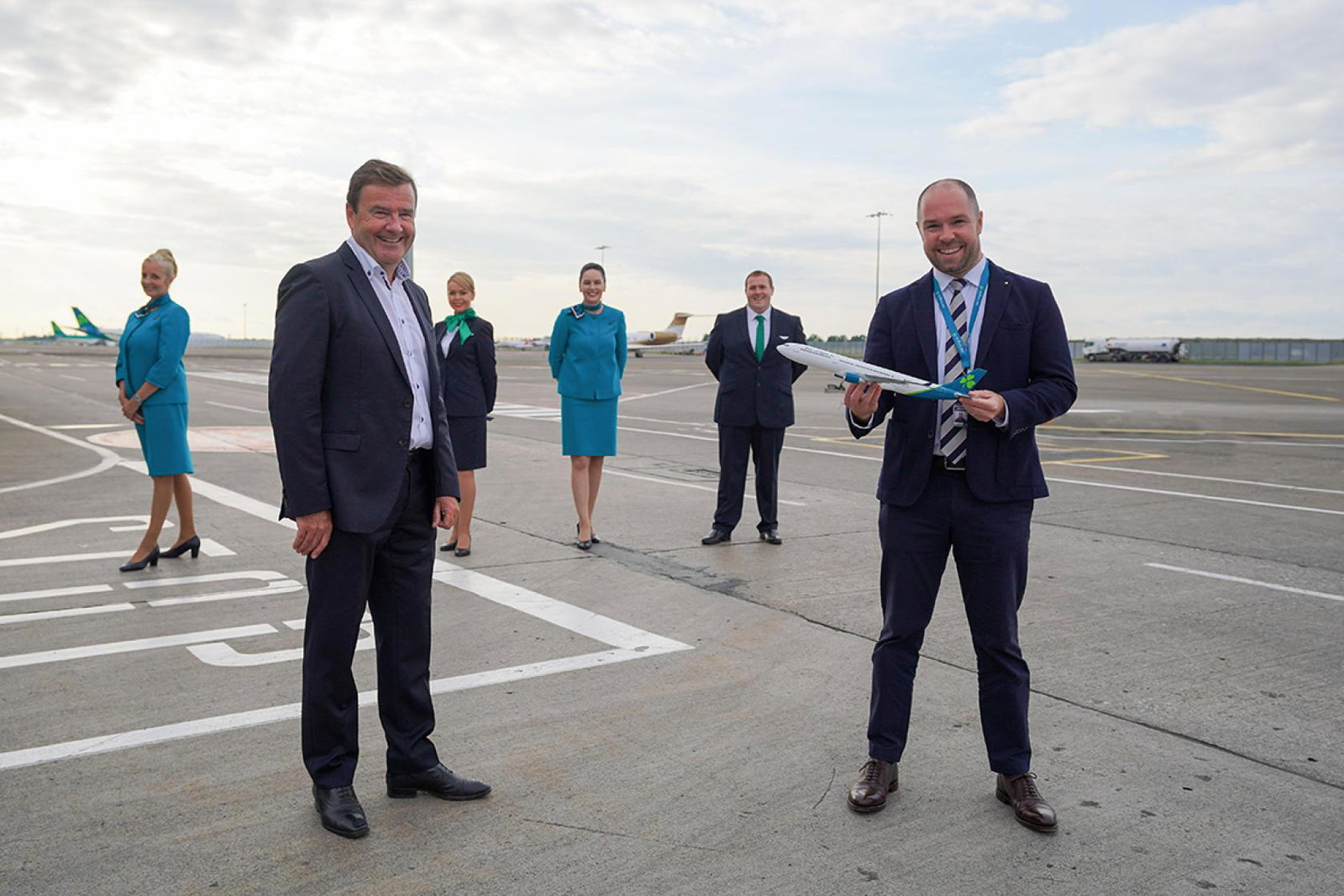 Emerald Airlines' Conor McCarthy, left, seals the deal with Reid Moody, Aer Lingus