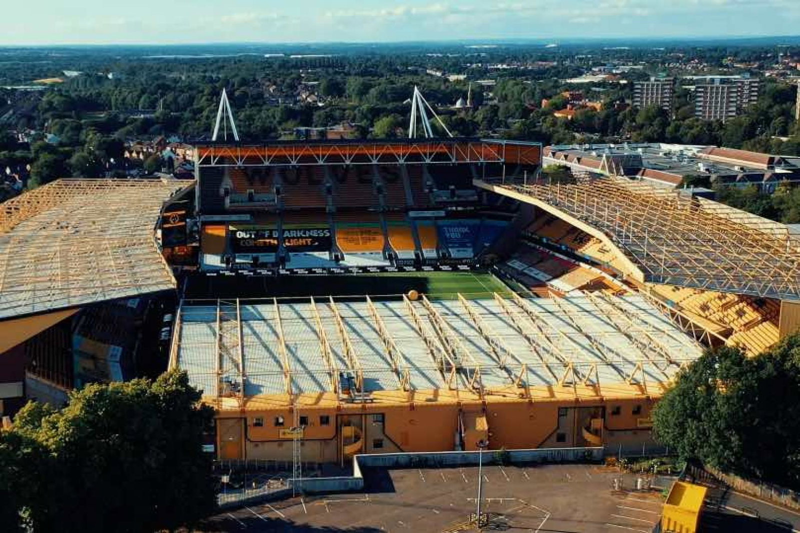 Premier League side Wolves has agreed a sponsorship deal with cruise line Royal Caribbean