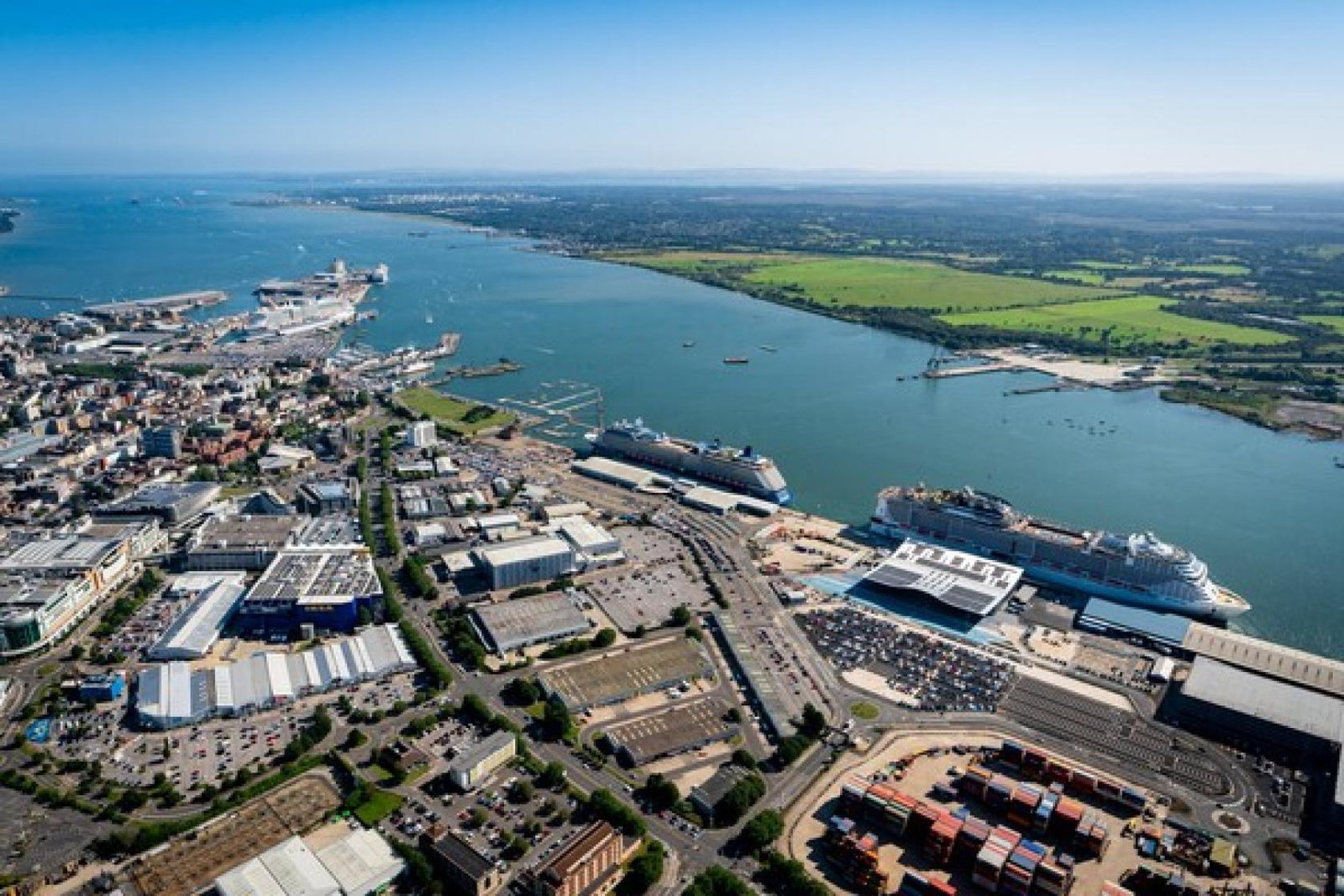 Southampton Horizon cruise terminal.jpg