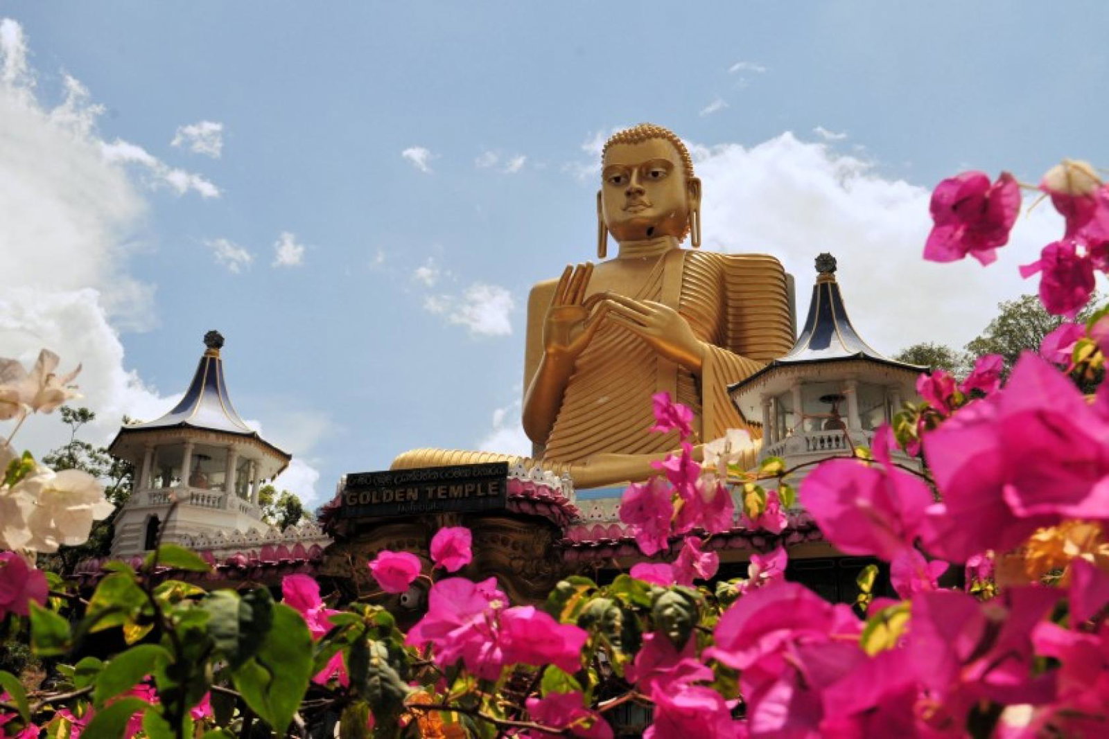 A 13-day Sri Lanka tour includes temple and palace day trips