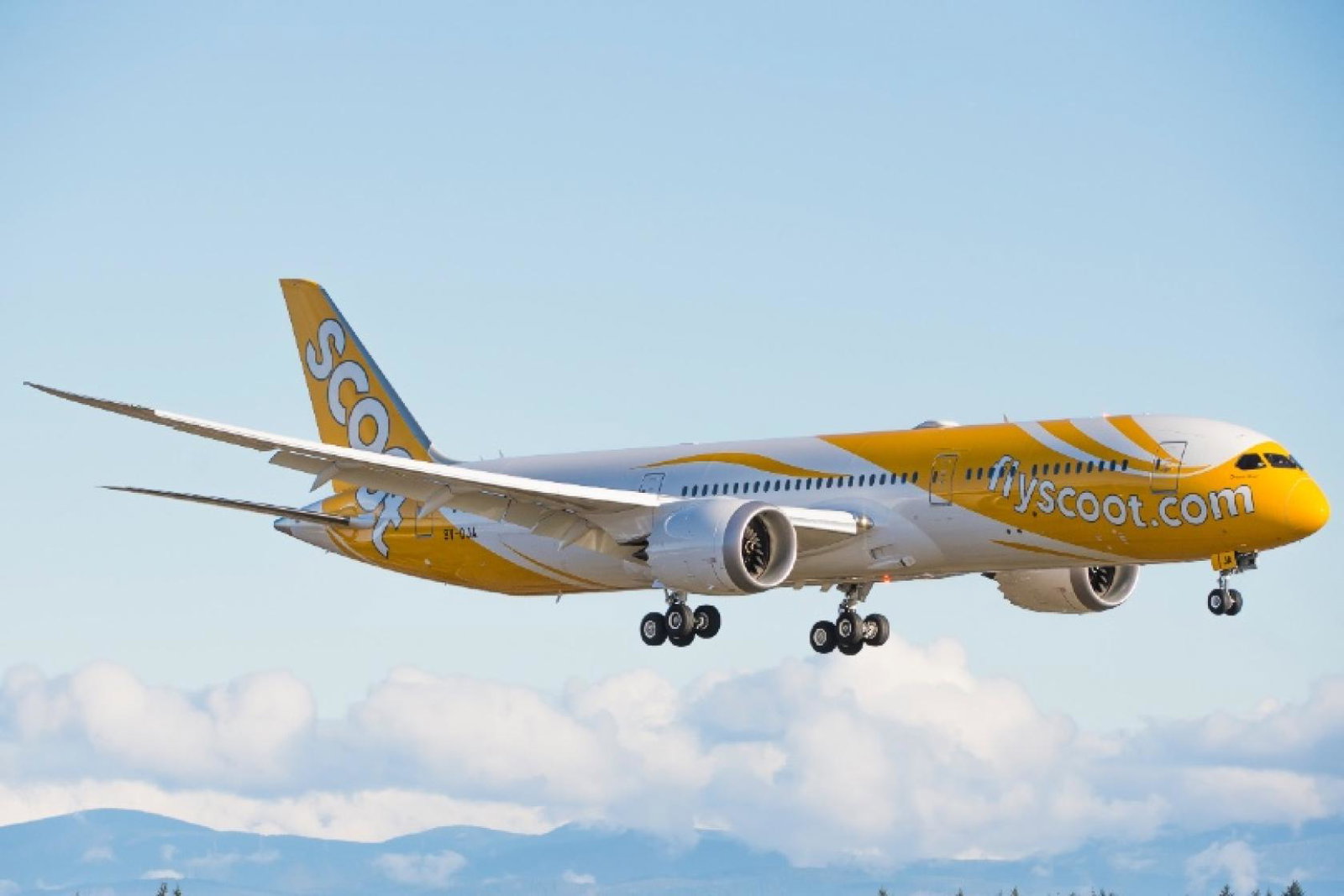Scoot will be operating 787 Dreamliner aircraft on the new Gatwick-Bangkok-Singapore route