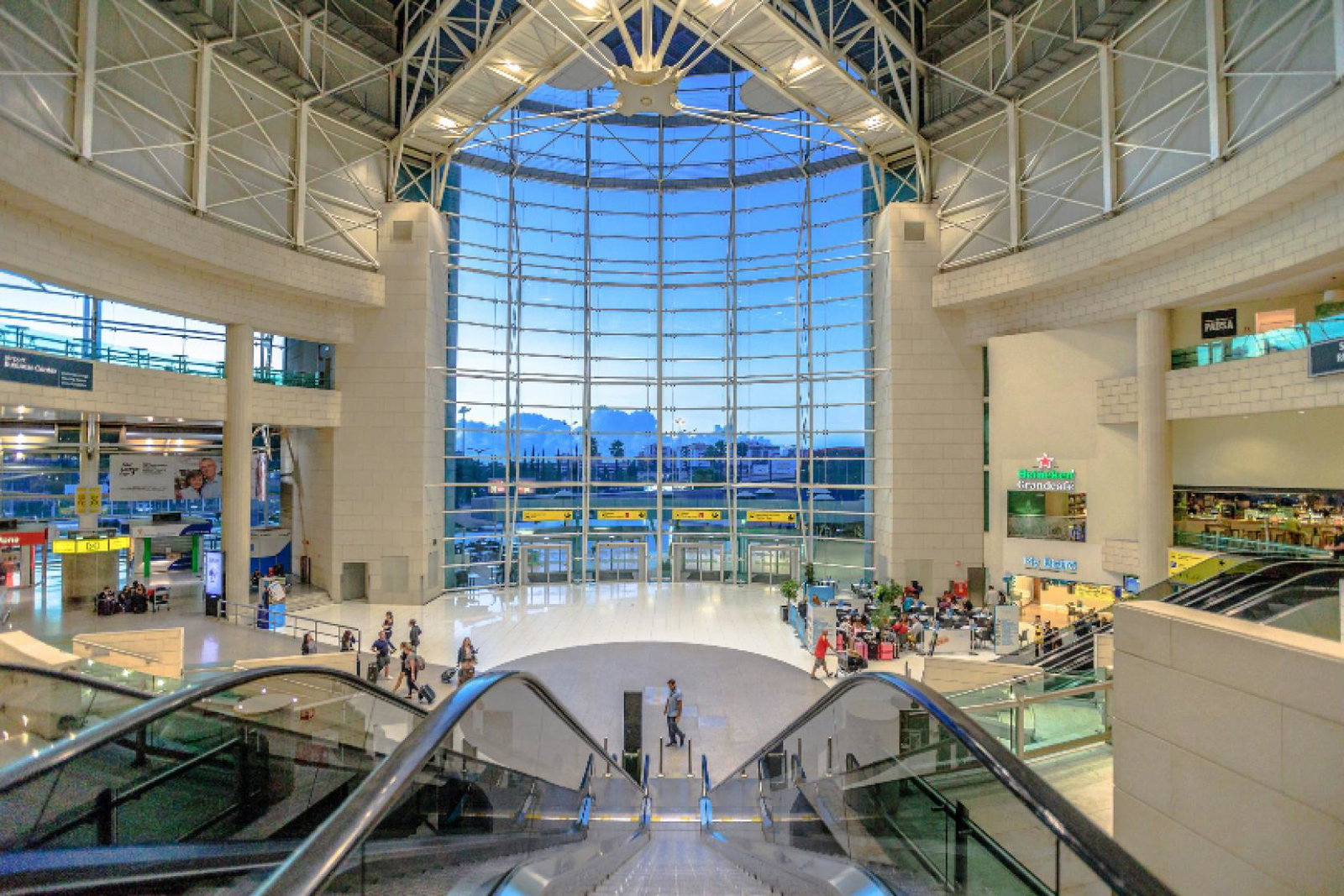 Lisbon_Airport1.jpg