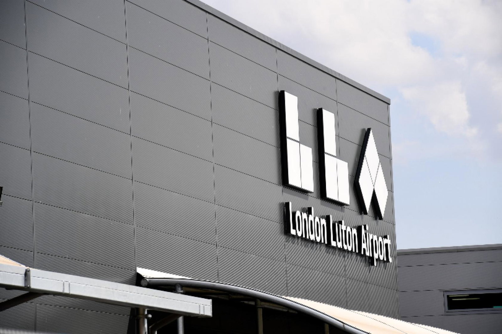 The runway at Luton was shut for around an hour