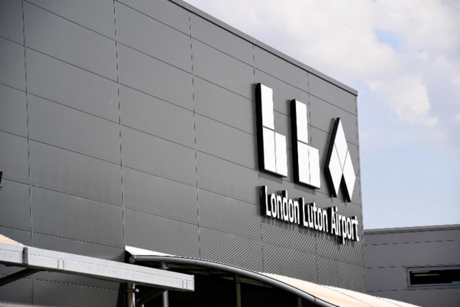 Luton airport.jpg