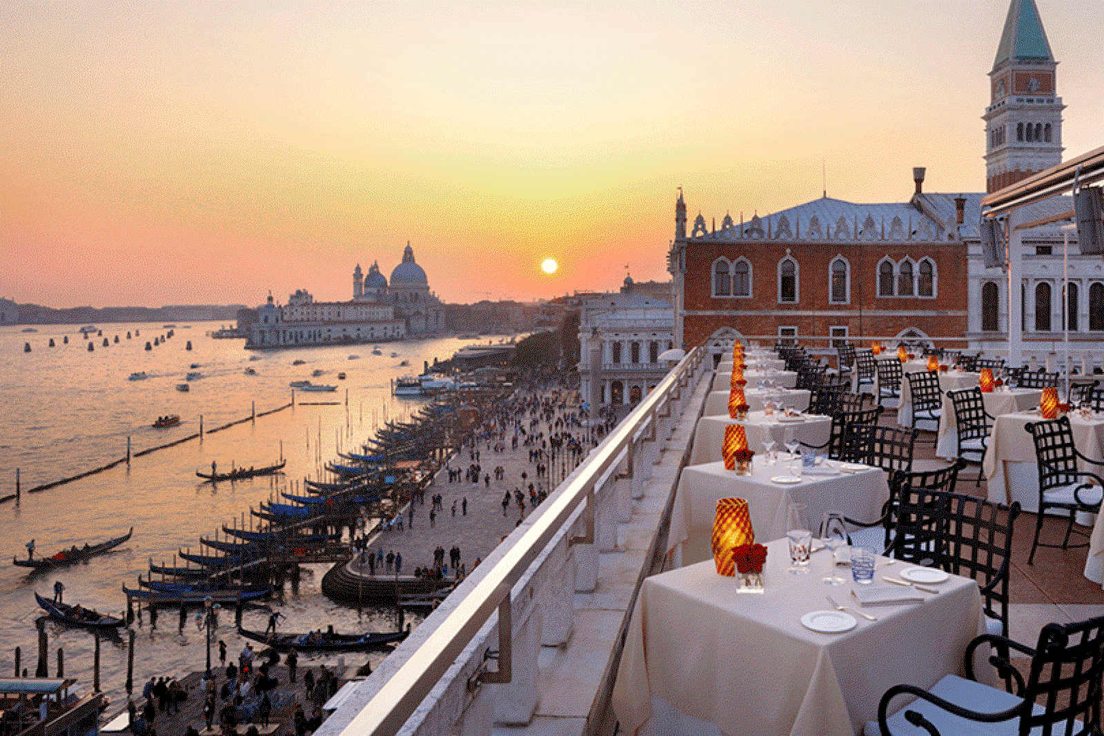 Four Seasons is to take over the city's famous Hotel Danieli