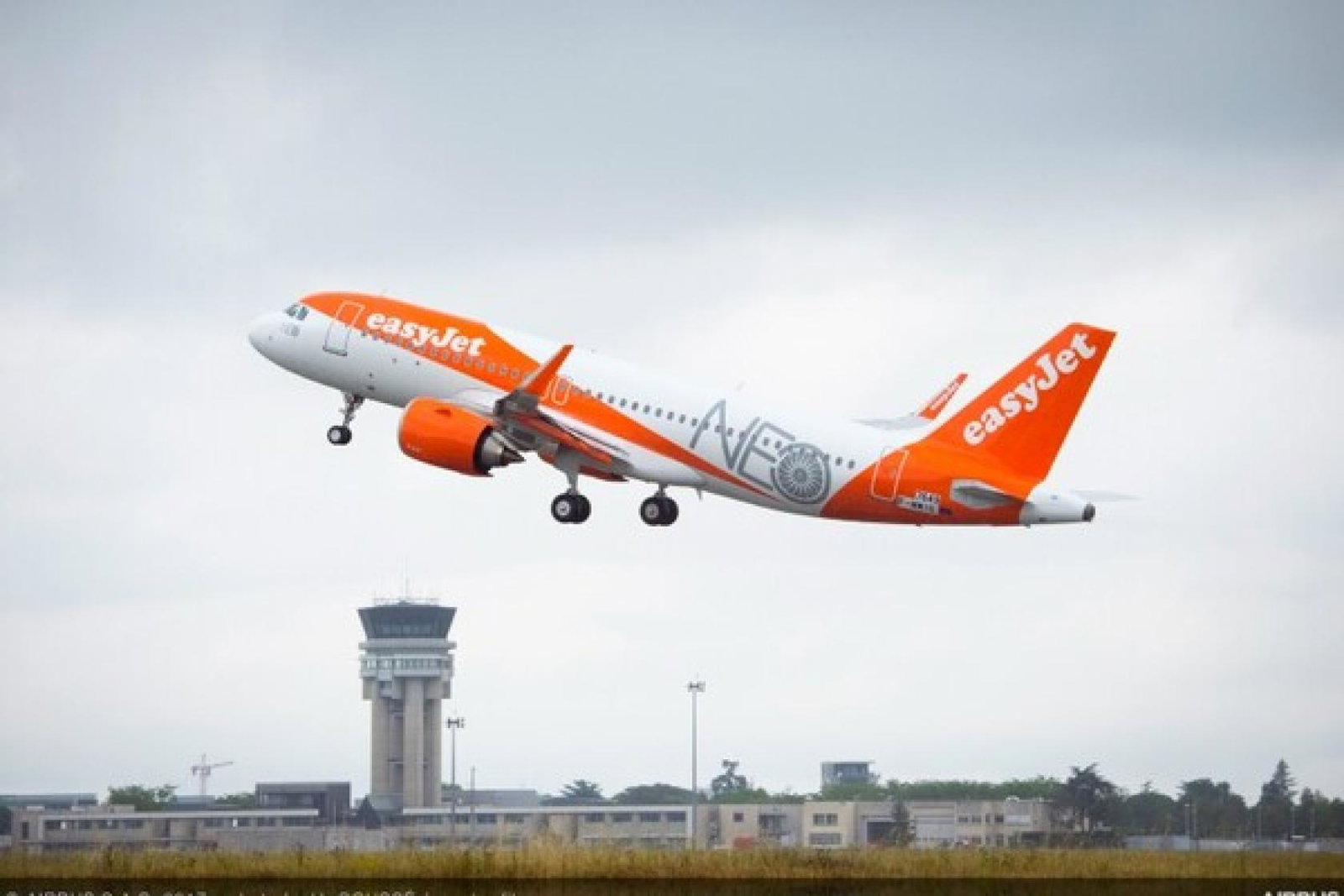 An easyJet Airbus A320neo