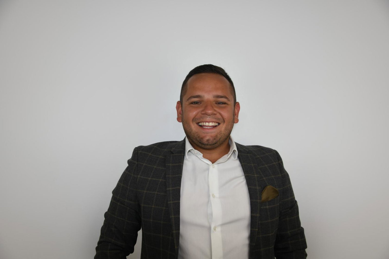 "It’s a privilege to demonstrate our commitment to all our trade partners with initiatives such as these," said Jorge Quibell, Classic’s strategic account manager for homeworkers