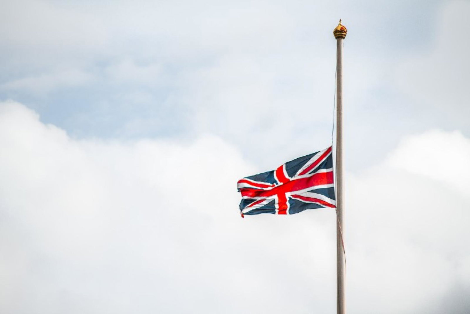 What are your memories of Her Majesty Queen Elizabeth II? (Credit: Maxim Hopman / Unsplash)