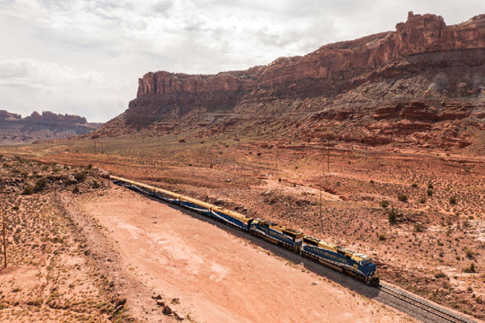 Rockies_to_the_Red_Rocks_-_train_near_7_Mile.jpg