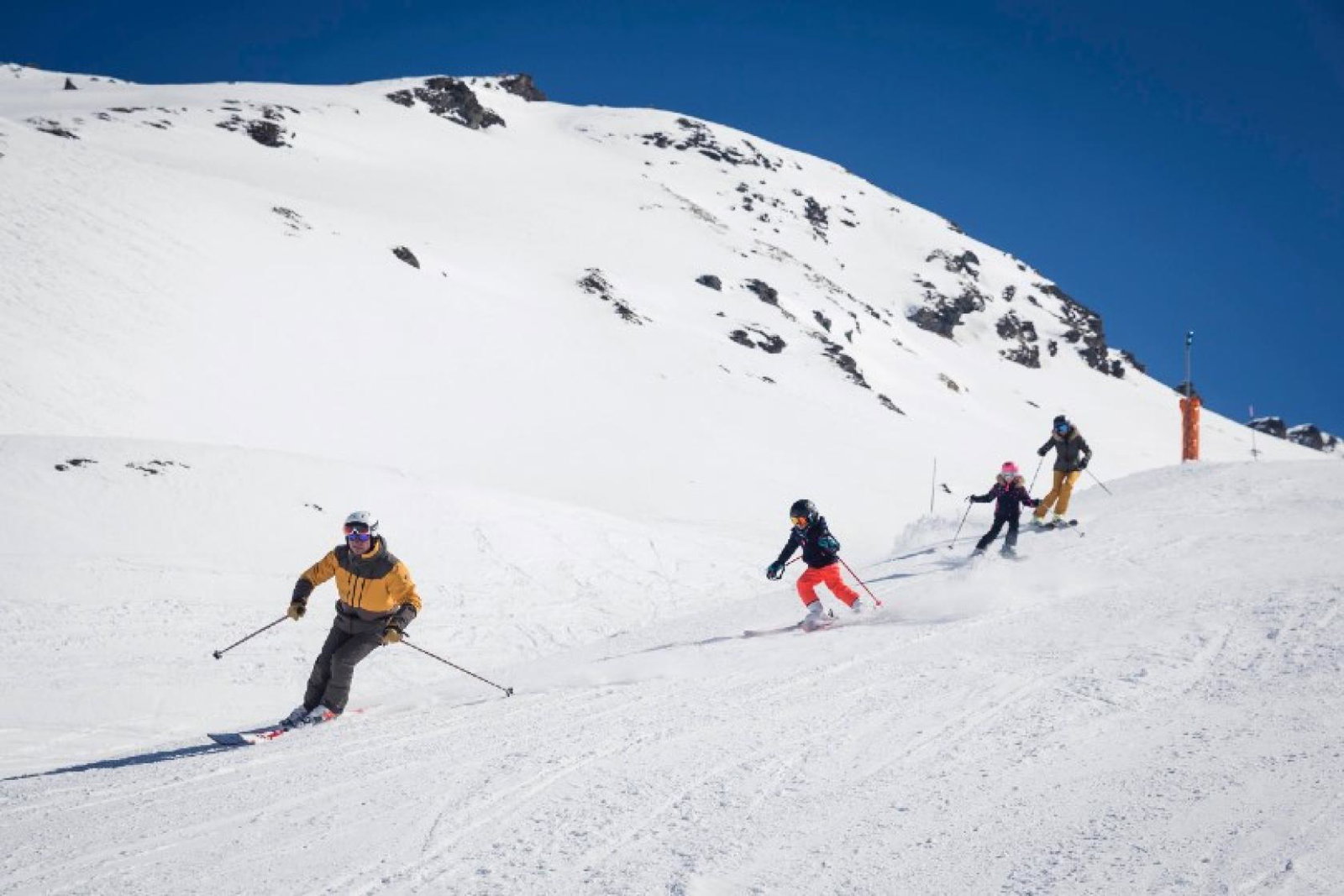 Val D'isere skiing web